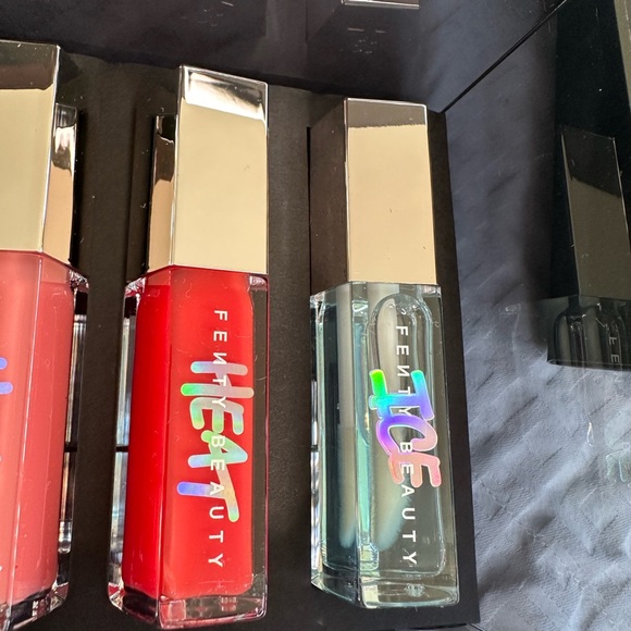 Fenty Beauty Hot Cherry GLOSS BOMB HEAT UNIVERSAL LIP LUMINIZER + PLUMPER - Picture 3 of 11